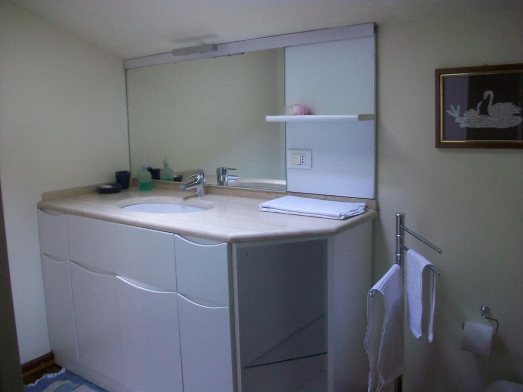 B&B L'Albero Maestro Orsenigo Habitación foto